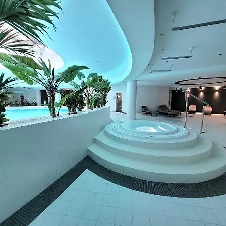 Апартаменты Hanza Tower - 22 Jacuzzi & Pool & Sauna Щецин