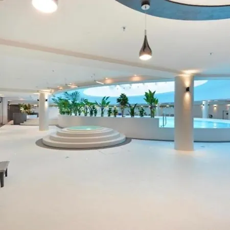 Hanza Tower - 22 Jacuzzi & Pool & Sauna Апартаменты Щецин